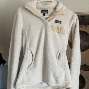 white and cream patagonia fleece pullover